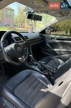 Седан Volkswagen Passat 2013 в 