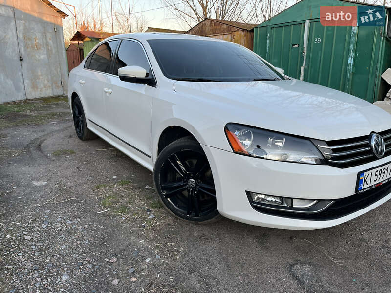 Седан Volkswagen Passat 2013 в Василькові