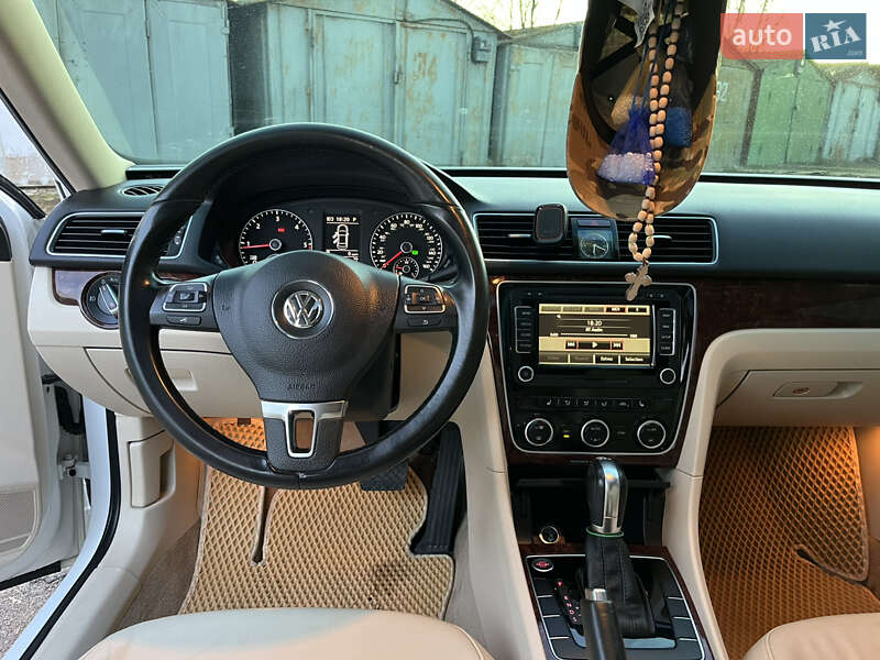 Седан Volkswagen Passat 2013 в Василькові