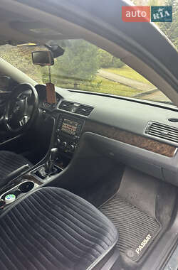 Седан Volkswagen Passat 2014 в 