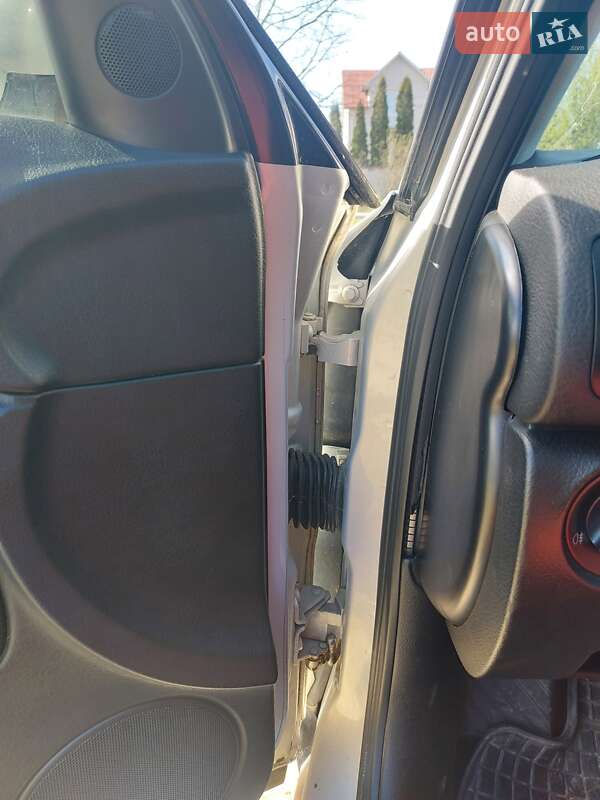 Седан Volkswagen Passat 1999 в Киеве