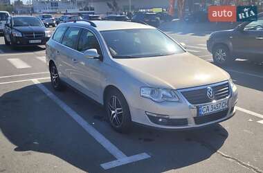 Универсал Volkswagen Passat 2010 в Киеве