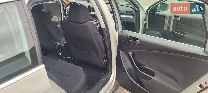 Универсал Volkswagen Passat 2010 в Киеве