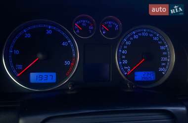 Універсал Volkswagen Passat 2003 в 