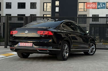 Седан Volkswagen Passat 2020 в 