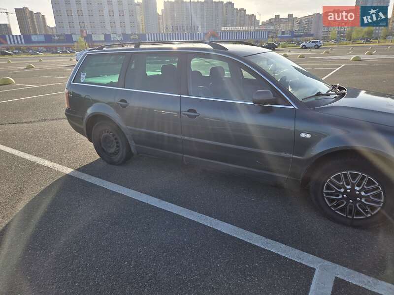 Універсал Volkswagen Passat 2002 в Києві