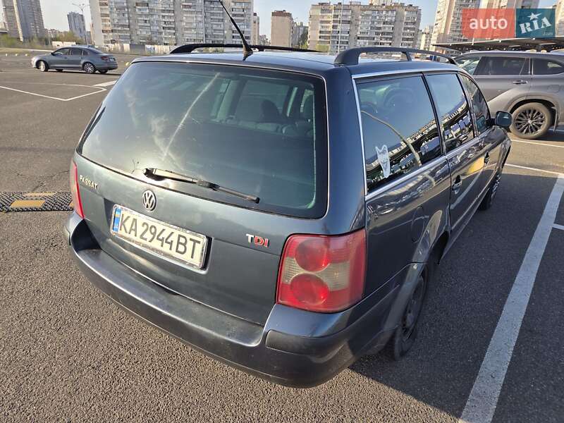 Універсал Volkswagen Passat 2002 в Києві