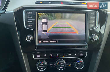Седан Volkswagen Passat 2015 в 