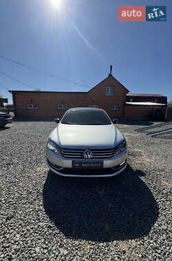 Седан Volkswagen Passat 2015 в 
