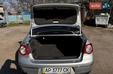 Седан Volkswagen Passat 2005 в 