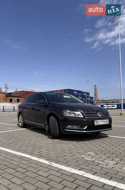 Седан Volkswagen Passat 2012 в 