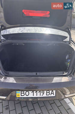 Седан Volkswagen Passat 2012 в 