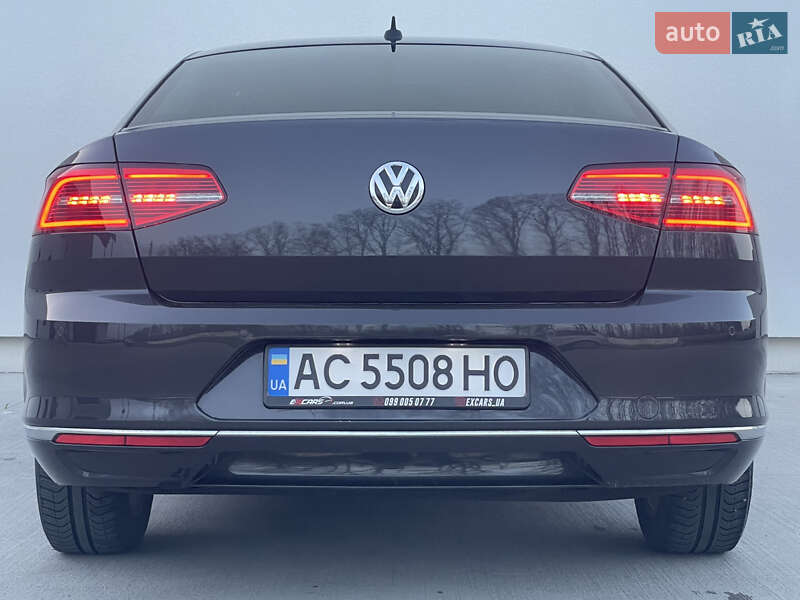 Седан Volkswagen Passat 2018 в Луцке