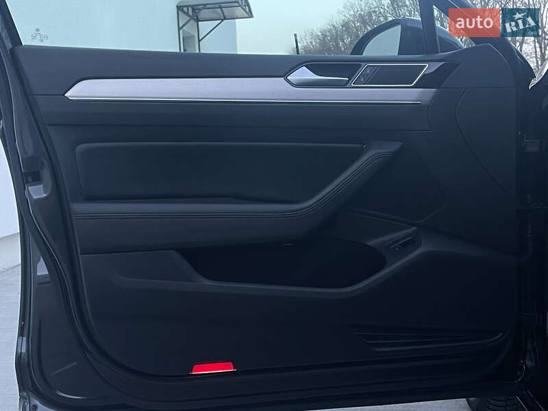 Седан Volkswagen Passat 2018 в Луцке