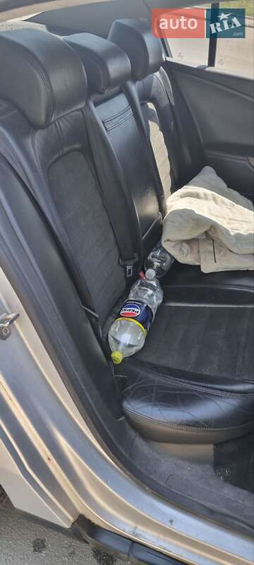 Седан Volkswagen Passat 2005 в Днепре