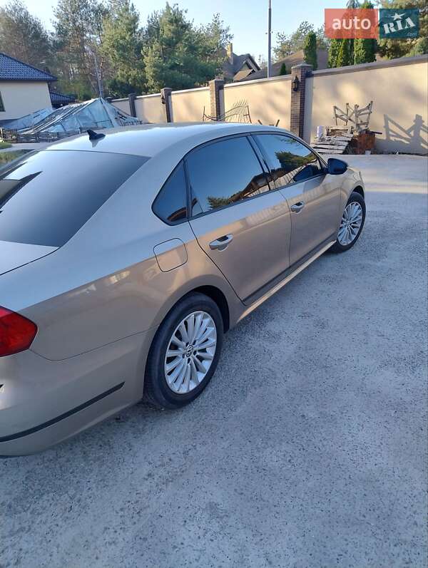 Седан Volkswagen Passat 2016 в Днепре