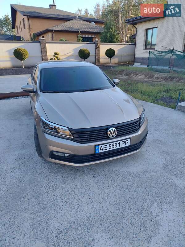 Седан Volkswagen Passat 2016 в 