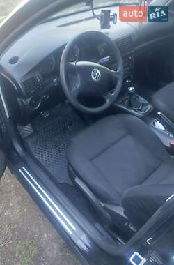 Седан Volkswagen Passat 2001 в 