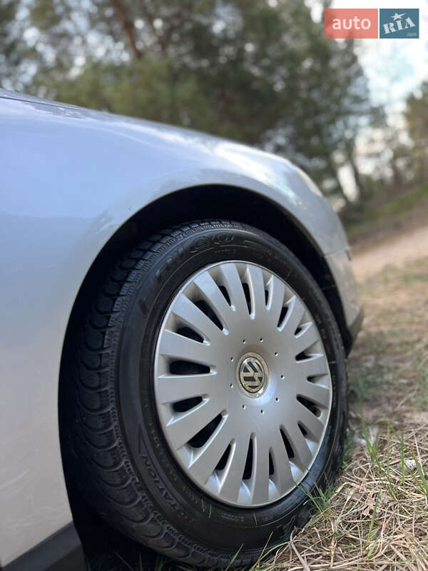 Универсал Volkswagen Passat 2008 в Киеве