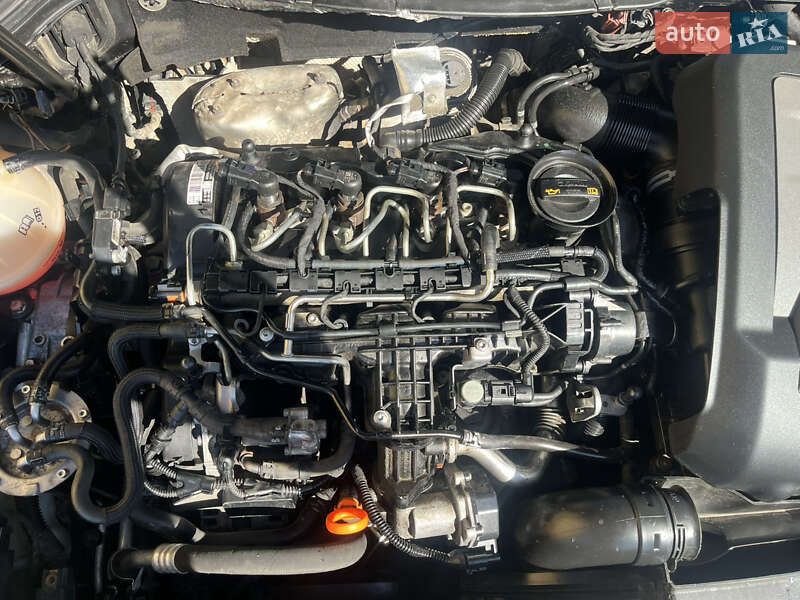 Седан Volkswagen Passat 2010 в Івано-Франково