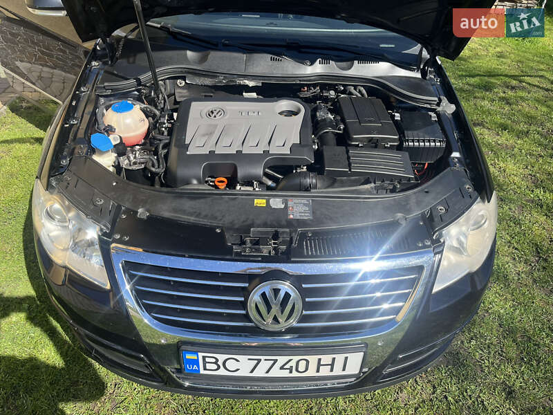 Седан Volkswagen Passat 2010 в Івано-Франково