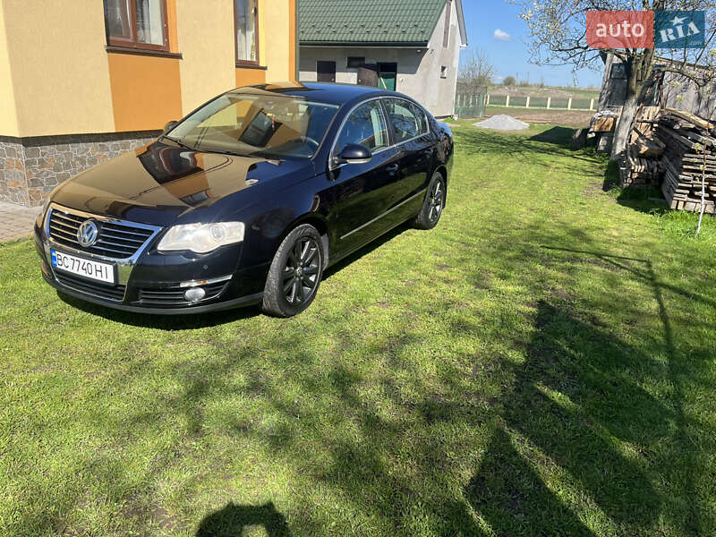 Седан Volkswagen Passat 2010 в Івано-Франково