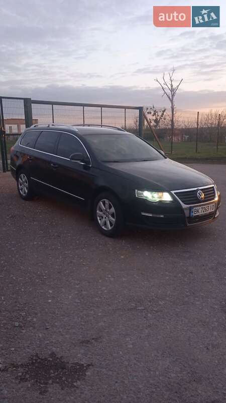 Універсал Volkswagen Passat 2009 в 