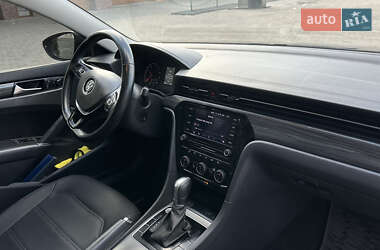 Седан Volkswagen Passat 2020 в 