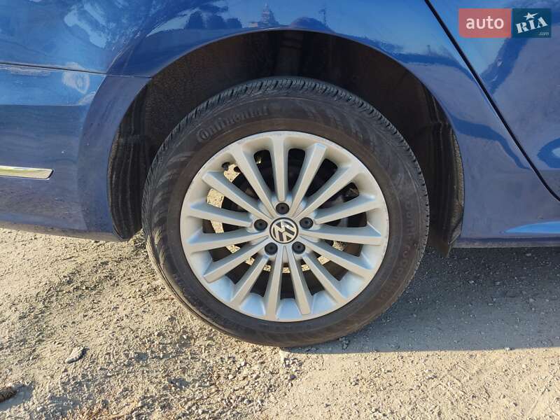 Седан Volkswagen Passat 2016 в Полонном