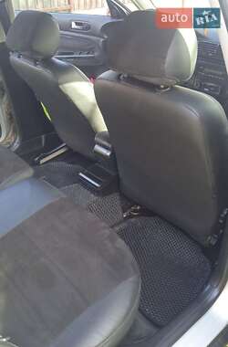 Универсал Volkswagen Passat 2000 в 