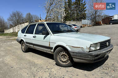 Хэтчбек Volkswagen Passat 1986 в 