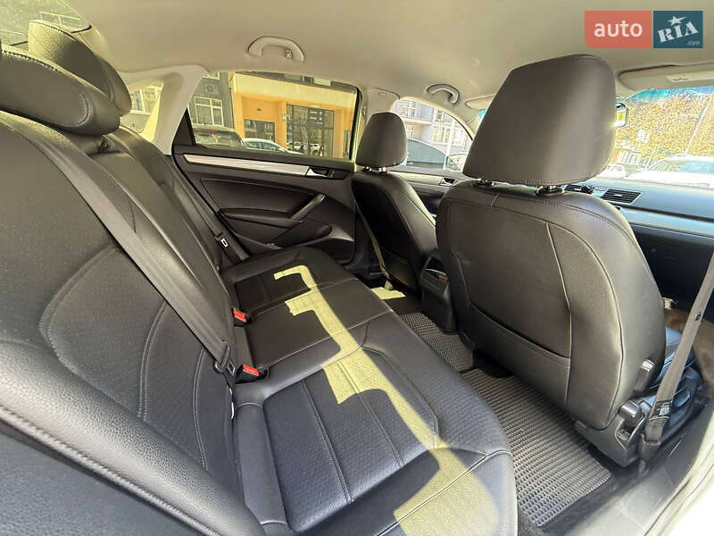Седан Volkswagen Passat 2014 в Киеве