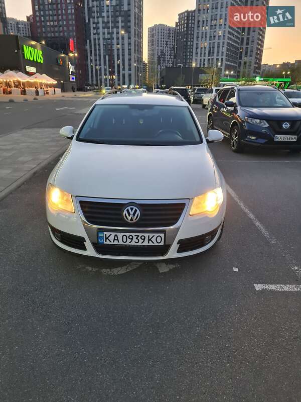 Універсал Volkswagen Passat 2010 в Києві