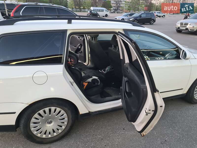 Універсал Volkswagen Passat 2010 в Києві