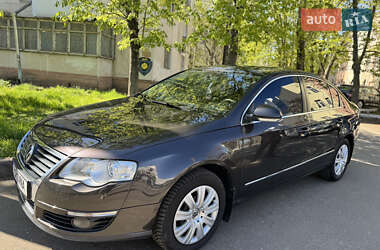 Седан Volkswagen Passat 2010 в 