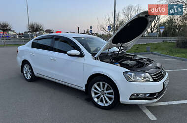 Седан Volkswagen Passat 2011 в 