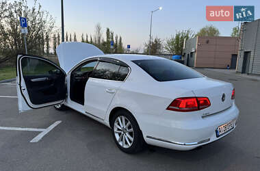 Седан Volkswagen Passat 2011 в 