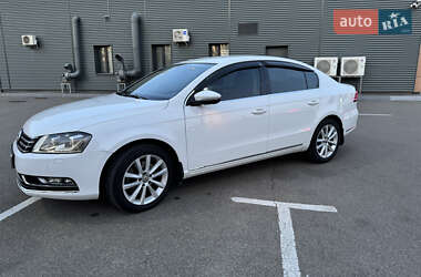 Седан Volkswagen Passat 2011 в 