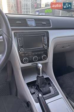 Седан Volkswagen Passat 2012 в 