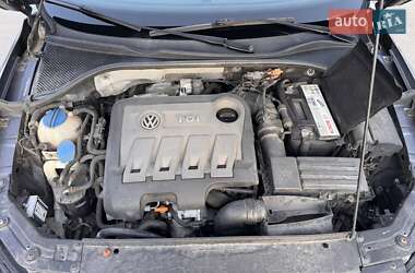 Седан Volkswagen Passat 2012 в 