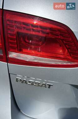 Универсал Volkswagen Passat 2012 в 