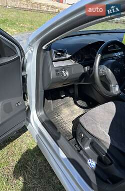 Универсал Volkswagen Passat 2012 в 