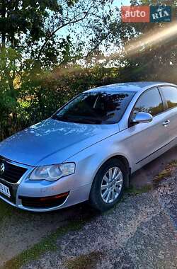 Седан Volkswagen Passat 2005 в 