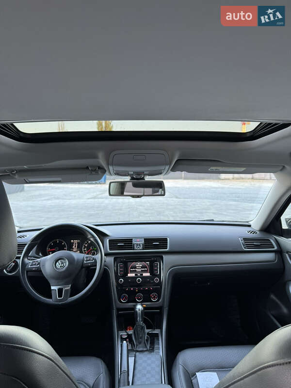 Седан Volkswagen Passat 2014 в Киеве