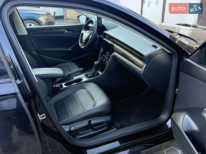 Седан Volkswagen Passat 2021 в Ровно
