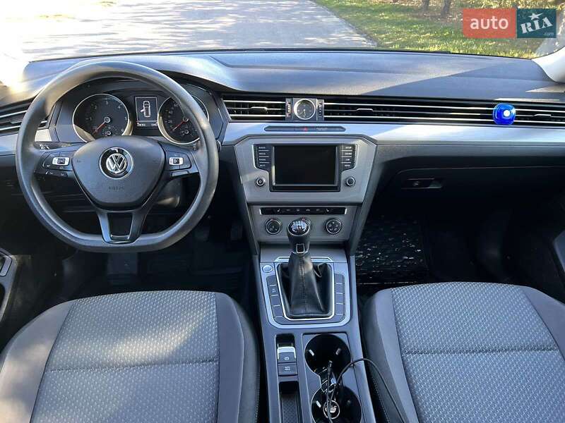 Универсал Volkswagen Passat 2015 в Шептицькому фото 2 Универсал Volkswagen Passat 2015 в Шептицькому