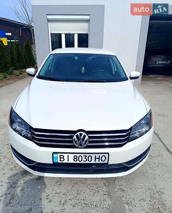 Седан Volkswagen Passat 2013 в Кременчуге