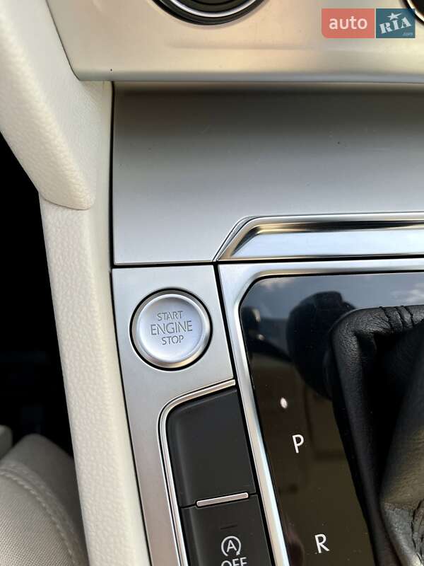 Універсал Volkswagen Passat 2017 в Львові