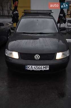 Універсал Volkswagen Passat 1998 в Києві