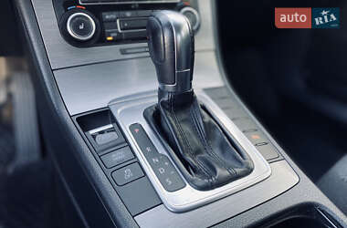 Седан Volkswagen Passat 2011 в 